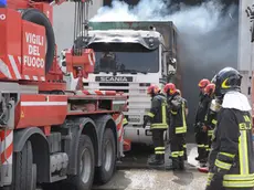 BELLUCO - FOTOPIRAN - VIGONOVO - SMASSAMENTO INCENDIO DITTA DE ZUANI