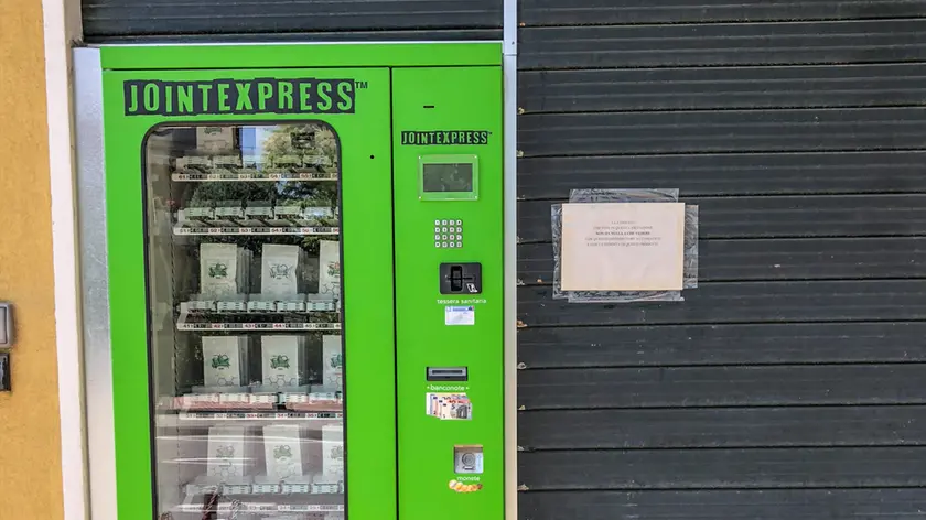 Il distributore automatico di cannabis legale installato a Padova