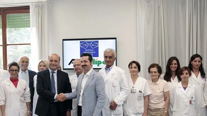 MALAGOLI - ALI' CONSEGNA FONDI PER LA RICERCA ALLO IOV