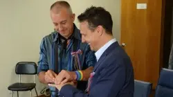 Alessandro e Davide: lo scambio degli anelli