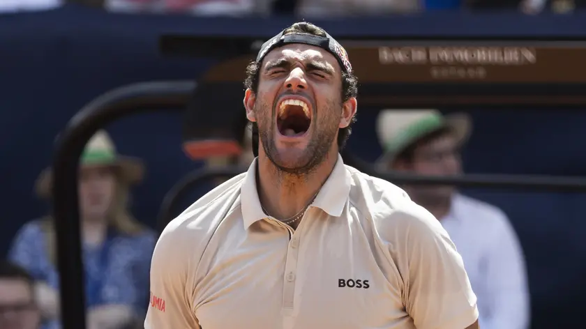 epa11489161 Matteo Berrettini of Italy celebrates after winning the semi final match against Stefanos Tsitsipas of Greece at the Swiss Open tennis tournament in Gstaad, Switzerland, 20 July 2024. EPA/PETER KLAUNZER