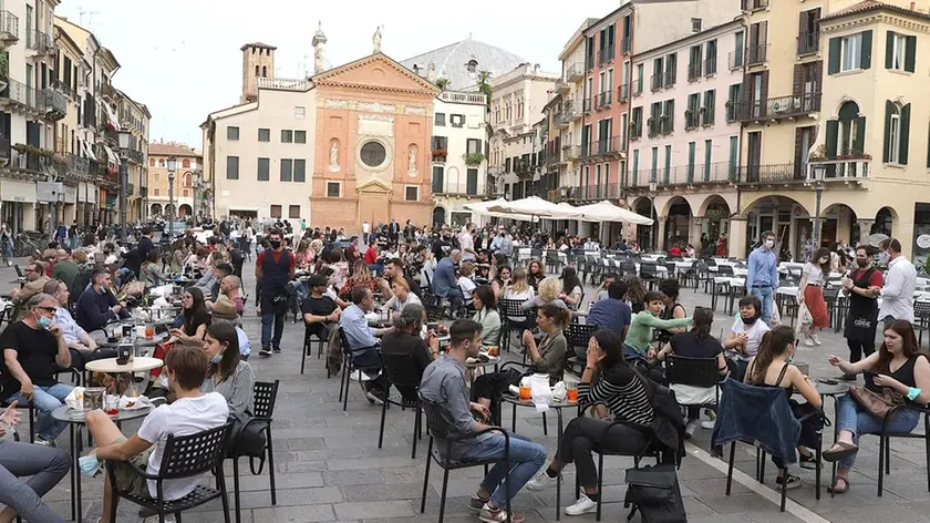 TOME' - AGENZIA BIANCHI - PADOVA - APERITIVO BLINDATO