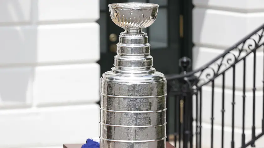 epa09908875 The Stanley Cup sits on a table during an event to honor the 2020 and 2021 Stanley Cup Champions, Tampa Bay Lightning, on the South Lawn at the White House, in Washington, DC, USA, 25 April 2022. EPA/Sipa USA / POOL