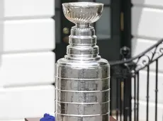 epa09908875 The Stanley Cup sits on a table during an event to honor the 2020 and 2021 Stanley Cup Champions, Tampa Bay Lightning, on the South Lawn at the White House, in Washington, DC, USA, 25 April 2022. EPA/Sipa USA / POOL