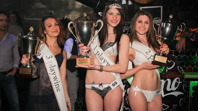 Montemerlo di Cerv. S. Croce, 18 Mar 2013 prima serata concorso playwine donne al ristorante Badia. Nella foto: da sin:, 3) Alessandra Beldiman, 1) Ina Rosca, 2) Isac Liliana ph. Zangirolami