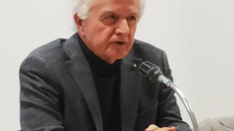 Il professor Luigi D'Alpaos alla riunione