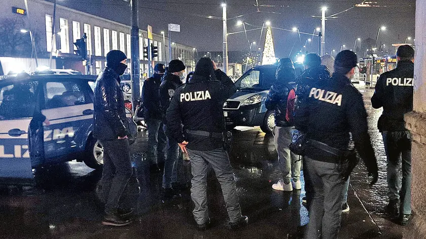 TOME' - AGENZIA BIANCHI - PADOVA - OPERAZIONE POLIZIA IN STAZIONE