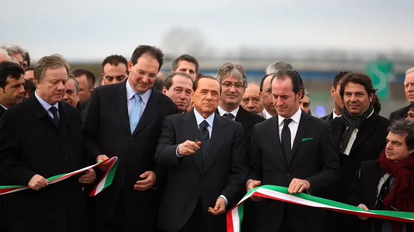 Silvio Berlusconi inaugura il Passante di Mestre fra Galan e Zaia, l'8 febbraio 2009