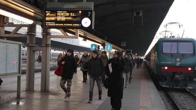 Disagi alla stazione ferroviaria di Mestre a causa dell'introduzione del nuovo orario cadenzato