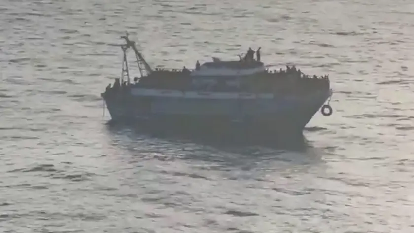 Un'imbarcazione carica di migranti