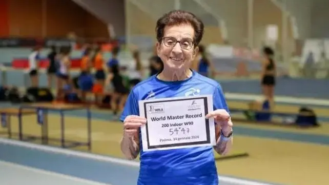 Professoressa di chimica in pensione, Mazzenga ha migliorato di sei secondi il primato di categoria sui 200 metri