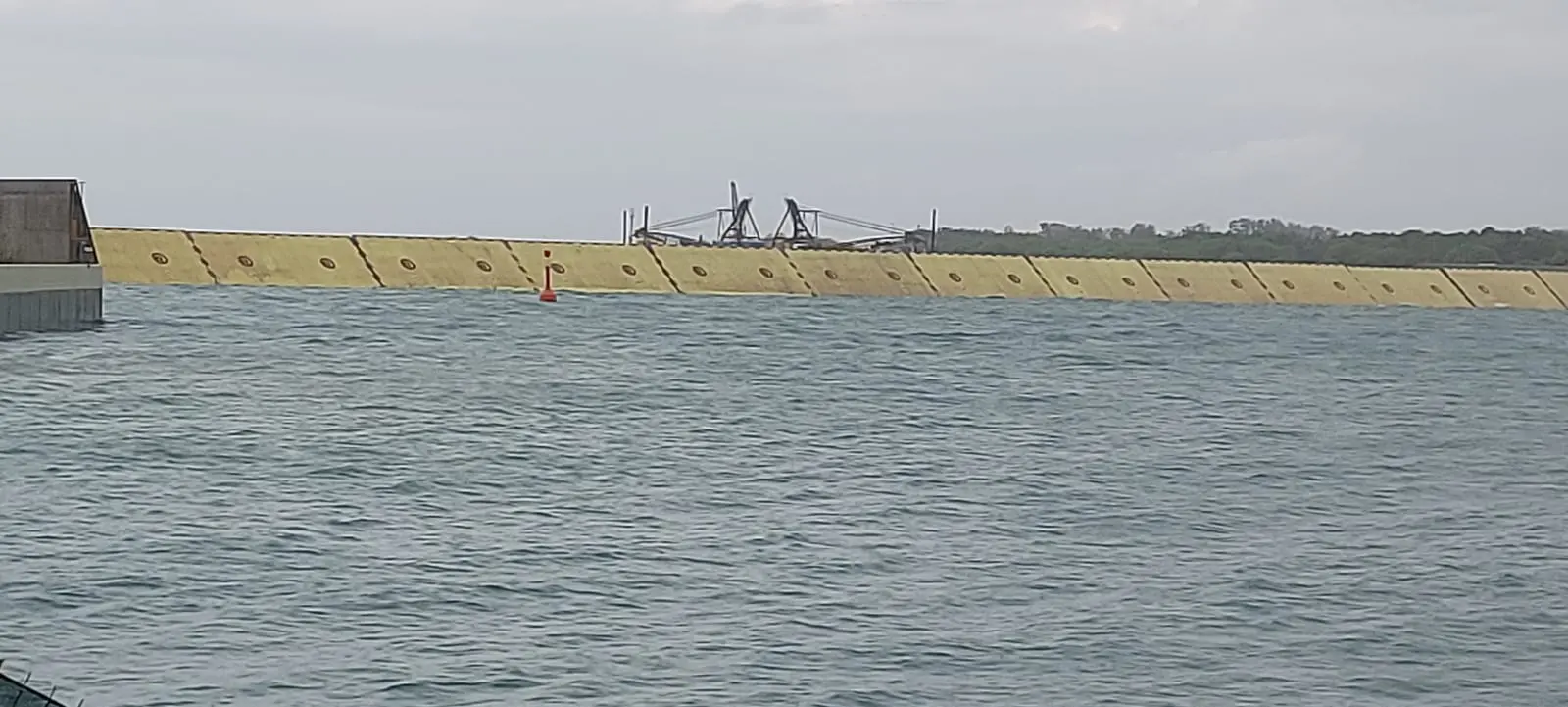 Il Mose sollevato (foto Porcile)