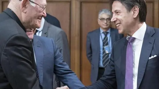 Il presidente del Consiglio Giuseppe Conte incontra le associazioni dei risparmiatori sui rimborsi ai cosiddetti "truffati", Roma, 8 aprile 2019. ANSA/FILIPPO ATTILI/UFFICIO STAMPA PALAZZO CHIGI ++ NO SALES, EDITORIAL USE ONLY ++