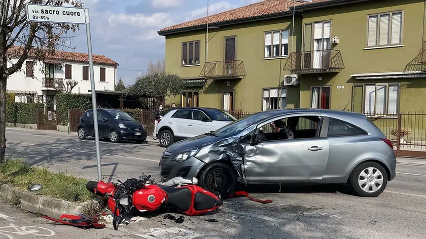 FERRO -AGENZIA BIANCHI-PADOVA- INCIDENTE VIA SACRO CUORE