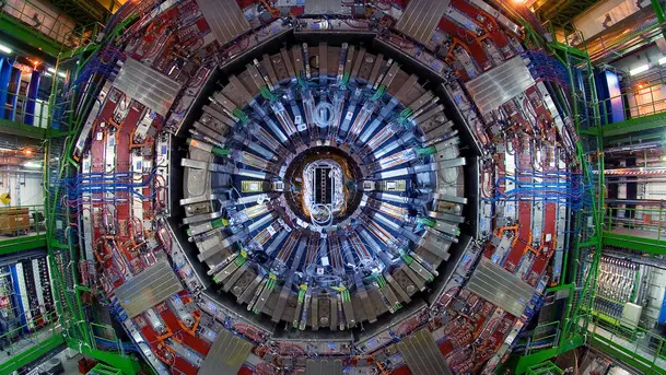(ARCHIVIO)Per la prima volta ?? stata "avvistata" la particella di Dio, ossia il bosone di Higgs, grazie al quale esiste la massa. I primi dati sono stati presentati oggi a Ginevra, in un affollatissimo seminario organizzato al Cern, dai coordinatori degli esperimenti Atlas e Cms, gli italiani Fabiola Gianotti e Guido Tonelli. ANSA/ US-CERN- EDITORIAL USE ONLY