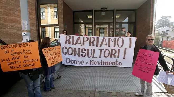 SALMASO - PROTESTA CONSULTORIO DI VIA PIOVESE
