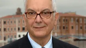 Dall’alto in basso: Paolo Baratta Giulio Malgara Giancarlo Galan e Massimo Cacciari