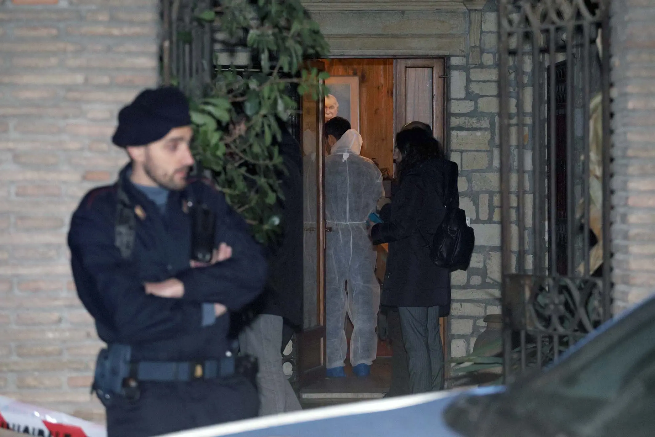 BASCHIERI - AGENZIA BIANCHI - PADOVA- OMICIDIO SUICIDIO ARCELLA