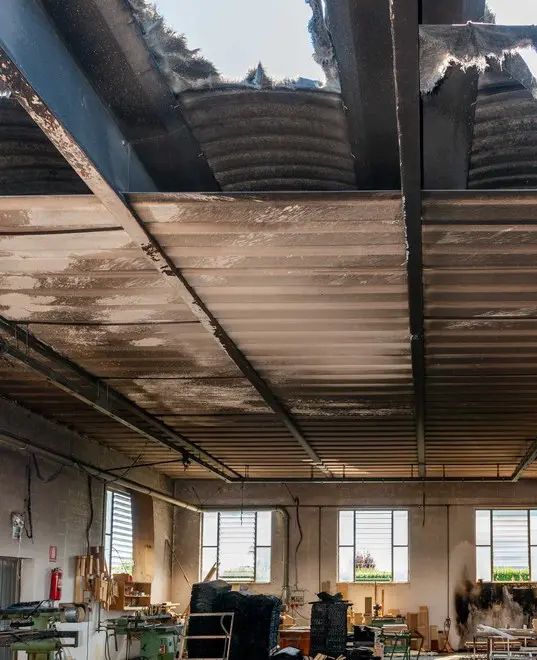 Masi (PD), 18 luglio 2020. Incendio al mobilificio Casarotti di Masi. Nella foto: l'interno del capannone dove è divampato l'incendio