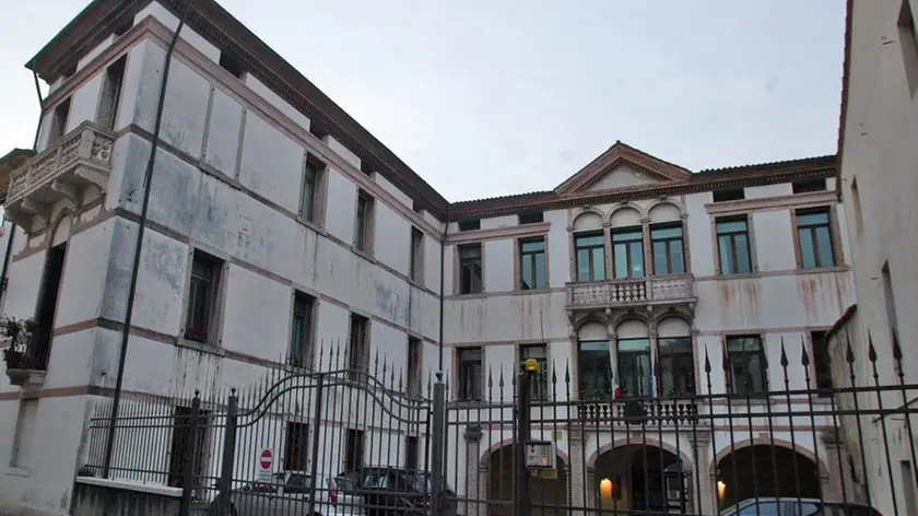 TOME BASSANO DEL GRAPPA TRIBUNALE AGENZIA FOTOGRAFICA FOTO FILM