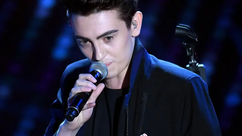 Italian singer Michele Bravi performs on stage during the 67th Festival of the Italian Song of Sanremo at the Ariston theater in Sanremo, Italy, 09 February 2017. The 67th edition of the television song contest runs from 07 to 11 February. ANSA/CLAUDIO ONORATI