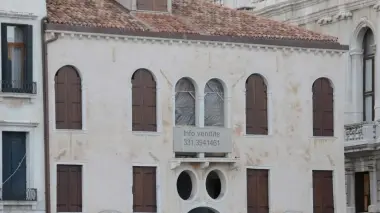 Palazzo Donà Sangiantoffetti, storico seicentesco edificio veneziano: è nel mirino dell’attore più pagato del mondo