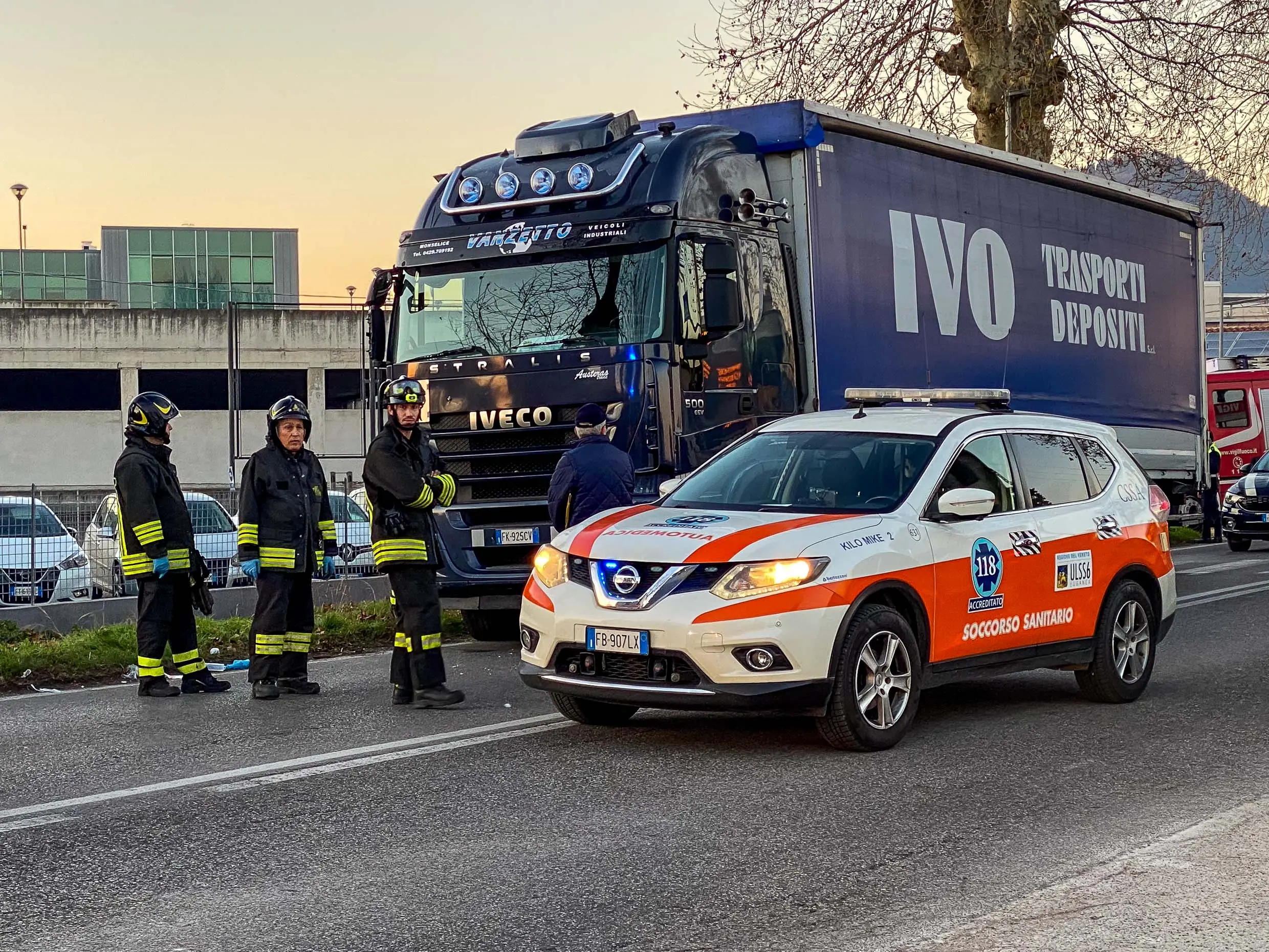 Monselice (PD), 12 gennaio 2024. Uomo investito da un camion in Via Rovigana a Monselice. Nella Foto: il luogo dell'incidente tra Via Vittorio Veneto, Via Rovigana e Via Muraglie