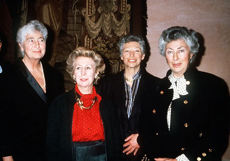 Un'immagine d'archivio del 25 gennaio 2003 mostra le sorelle Agnelli: (da S) Susanna, Cristiana, Clara e Maria Sole. ANSA / MARCELLINO RADOGNA