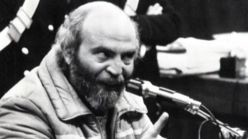 Pierluigi Concutelli depone davanti al presidente per l'uccisione di Buzzi, durante il processo di Piazza della Loggia a Brescia il 16 febbraio 1987