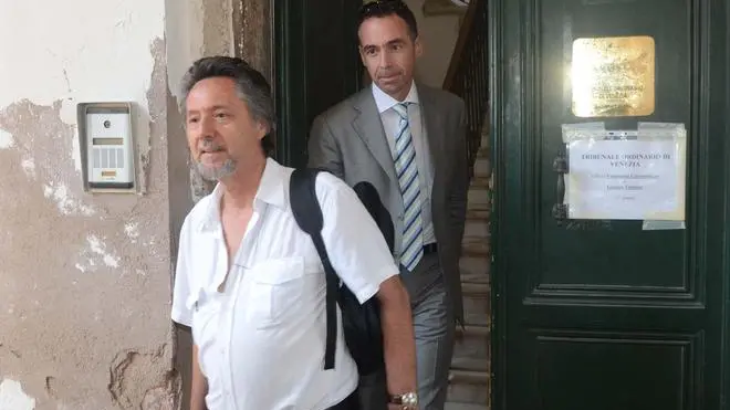 Carrai Interpress/M.Tagliapietra Venezia 21.08.2012.- Caso della bambina Celeste. Da sx dr. Marino Andolina, Giampaolo Carrer (papà. Tribunale Rialto.