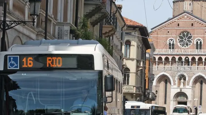 SBRISSA - AGENZIA BIANCHI - PADOVA - BUS E TRAM IN CITTA'