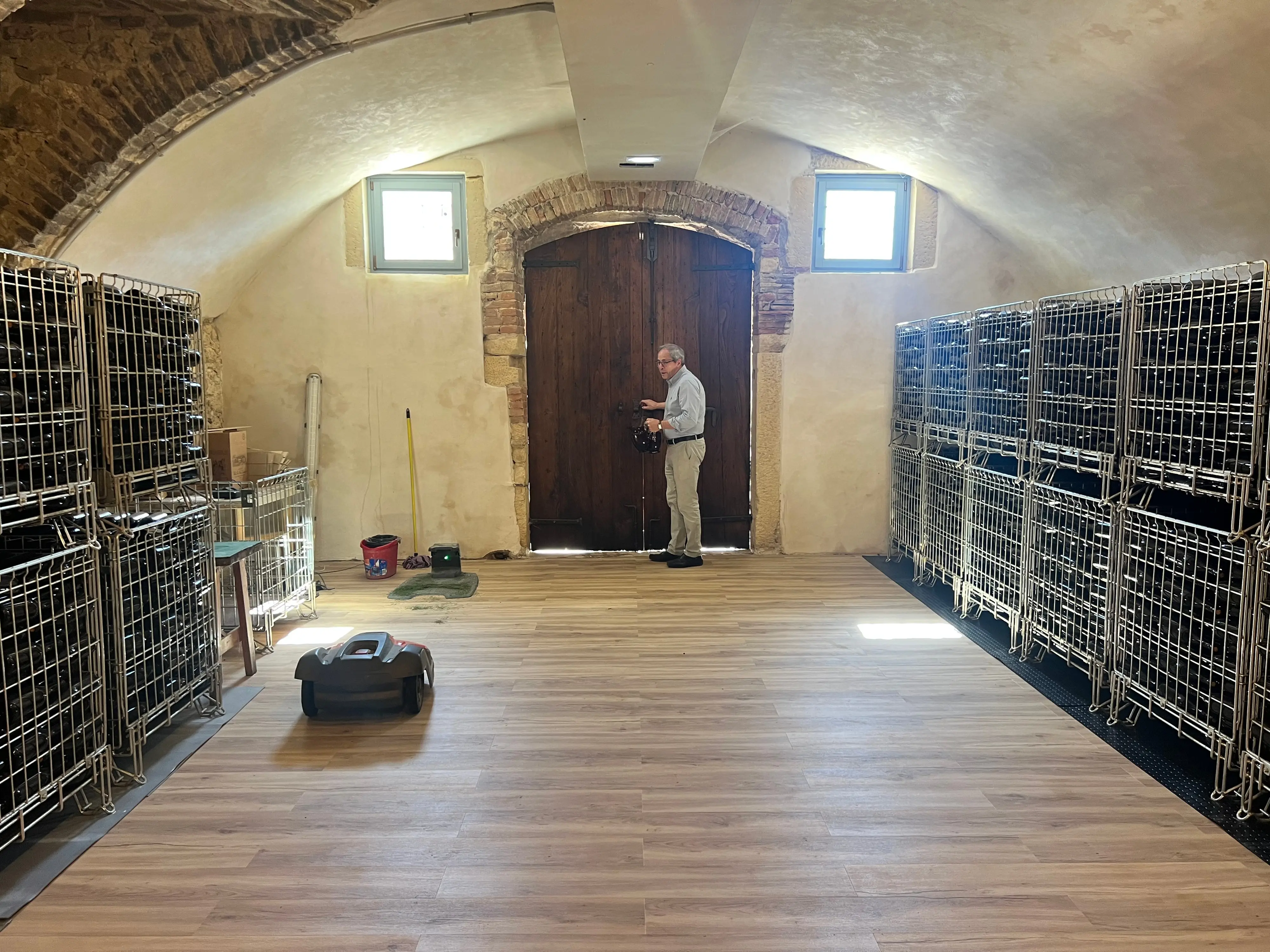 Si chiama Villa Priuli Crisanti ed è la nuova dimora dello scienziato giunto in Veneto dall'Imperial College di Londra e divenuto famoso durante il periodo del Covid. Dopo due anni di lavori è stata ristrutturata e aperta alla comunità di Val Liona, piccolo comune ai piedi dei colli Berici. Il Fai l'ha inserita nel percorso delle visite, come pure l'associazione Dimore storiche italiane (foto Enrico Ferro).