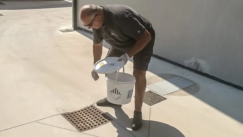 Este (PD), 6 agosto 2018. Disinfestazione intensiva contro zanzara West Nile tra via Piave e via Pelà. Nella foto: