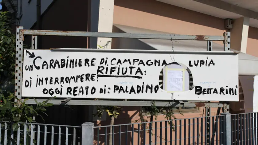 FERRO SCRITTE PROTESTA ODONTOTECNICO CAMPOLONGO MAGGIORE (VENEZIA)