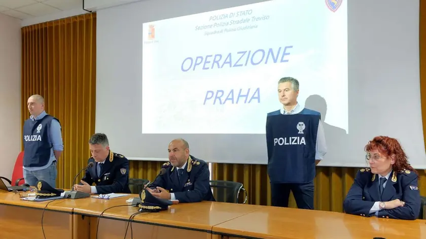 FERRO - AGENZIA BIANCHI - PADOVA - CONFERENZA VOLANTI. DA SIN: MORELLO E GALENO