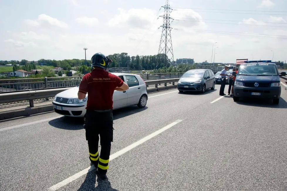 BARON - AGENZIA BIANCHI - PADOVA - INCIDENTE IN TANGENZIALE