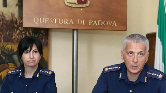 FERRO - AGENZIA BIANCHI - PADOVA - CONFERENZA QUESTURA SETTORE PASSAPORTI. VALERIA PACE E NICOLO' D'AMICO