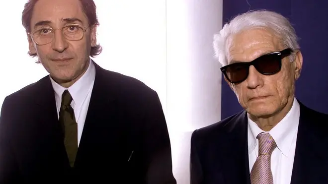 Il filosofo Manlio Sgalambro con Franco Battiato in un'immagine del 2001. E' morto questa mattina a Catania Manlio Sgalambro, 90 anni, filosofo e autore di numerosi testi di Franco Battiato. I funerali saranno celebrati domani alle 15:30 nella chiesa Crocifisso dei miracoli del capoluogo Etneo. ANSA / DAL ZENNARO