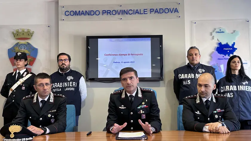 FERRETTI -AGENZIA BIANCHI- PADOVA- CONFERENZA STAMPA DI FERRAGOSTO DAI CARABINIERI. DA SX: FEDERICO CORRADO, MICHELE CUCCUGLIELLI, CARMELO RECUPERO