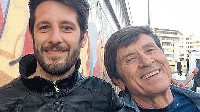 Matteo Stefani, 42 anni, padovano, è fondatore, ceo e creative supervisor della casa di produzione Borotalco.tv, specializzata in videoclip musicali. Qui è con Morandi