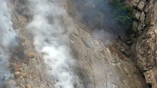 ZUPO-FOTOPIRAN-TEOLO-INCENDIO ROCCA PENDICE COLLI EUGANEI