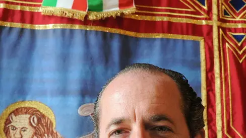Il presidente della Regione Veneto, Luca Zaia, in una immagine del 13 aprile 2010. L'inaugurazione della scuola di Fanzolo di Vedelago si e' svolta come da programma, con l'inno d'Italia. Lo precisa il Governatore del Veneto, Luca Zaia che, in una nota, vuole chiudere la polemica precisando di non essere ''intervenuto sul programma della manifestazione''. ''L'Inno di Mameli - ha rilevato - e' stato regolarmente cantato dal coro al momento del taglio del nastro; credo che queste precisazioni siano utili per chiudere definitivamente una polemica che non aveva e non ha ragion d'essere''. ANSA/ANDREA MEROLA