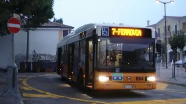 DA SAONARA A PADOVA. La partenza del bus numero 7