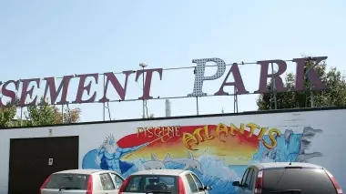 AMUSEMENT PARK. L’imprenditore Stefano Viviani e, in alto, l’entrata del parco giochi da 25 mila metri