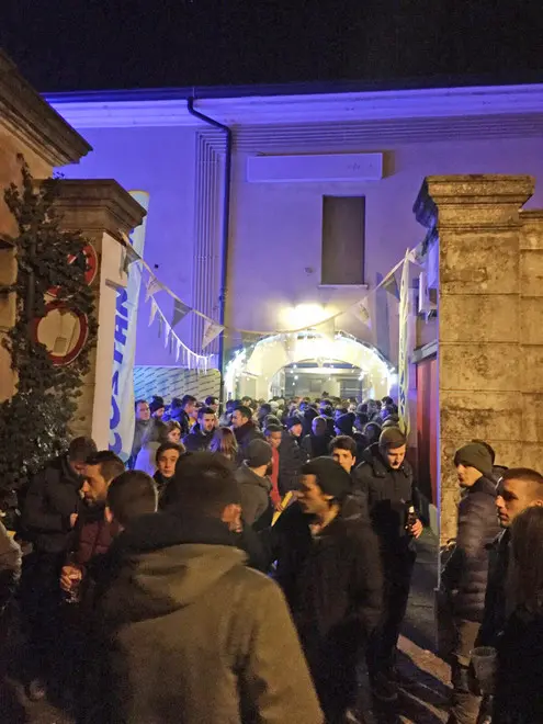 BELLUCO Montagnana (PD), 19.12.2015 Presentazione calendario della sexy barista Sandra Gomez al bar Fly PH. ZANGIROLAMI Nella foto: