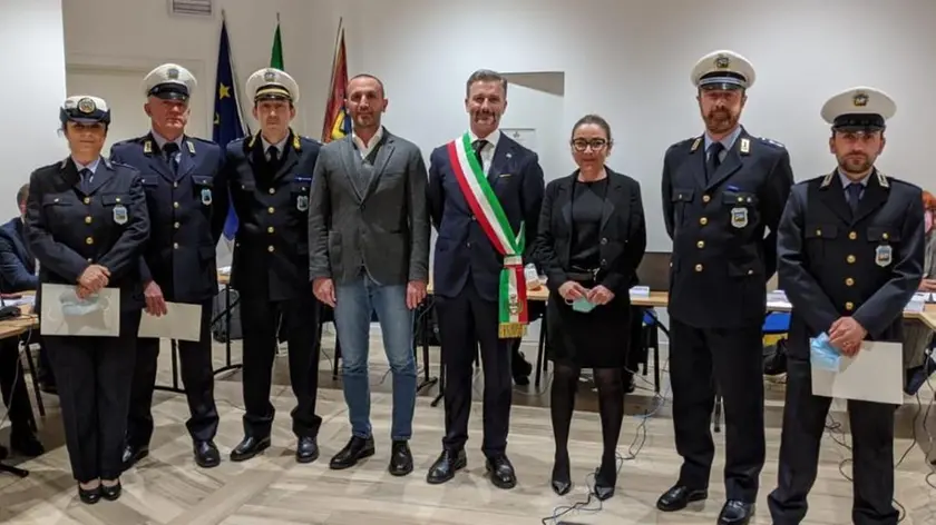 Borgato, Tumiati, il comandante Carrai, il vicesindaco Cannistraci, il sindaco Bano , l’assessora Carraro, e gli agenti Dalle Fratte e Meneghini