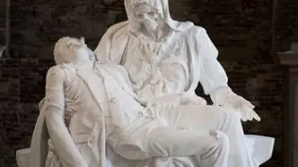 Qui a destra la scultura principale del «Sogno compassionevole» di Jan Fabre