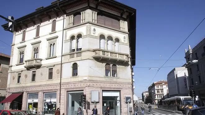 PUCCI - BANCA MAROCCHINA CORSO DEL POPOLO