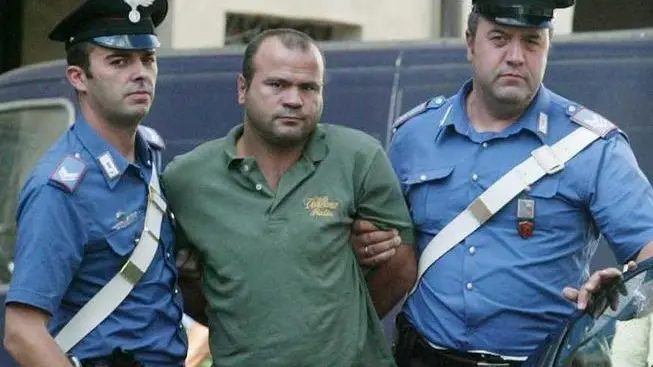 MOSER TREVISO DUPLICE OMICIDIO GORGO IN FOTO ARRESTATI VENGONO PORTATI IN CARCERE DAI CARABINIERI AGENZIA FOTOGRAFICA FOTO FILM - Qui sopra, l'albanese Naim Stafa, 33 anni Servizio FotoFilm