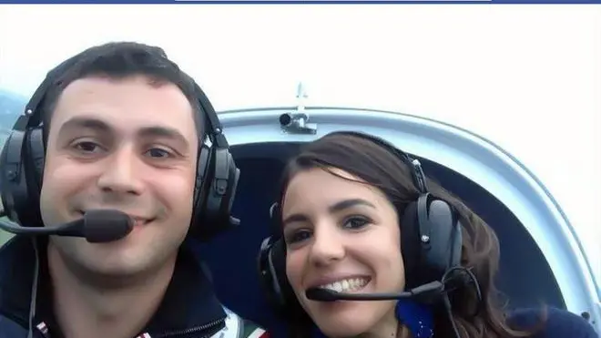 Una foto tratta da Facebook mostra Claudio Grigoletto con Marilia Rodrigues Silva Martins, fermato per l'omicidio della giovane brasiliana Marilia Rodrigues Silva Martins. ''Claudio Grigoletto é stato fermato, ma non ha confessato''. L'ha spiegato il comandante provinciale dei carabinieri di Brescia Giuseppe Spina. Alle 12 in Procura verranno spiegati gli sviluppi dell'indagine sul l'omicidio di Marilia Rodrigues Silva Martins, la brasiliana di 29 anni trovata senza vita venerdì in ufficio di Gambara (Brescia). Sviluppi che hanno appunto portato al fermo di Grigoletto, datore di lavoro della ragazza. ANSA/FACEBOOK- EDITORIAL USE ONLY